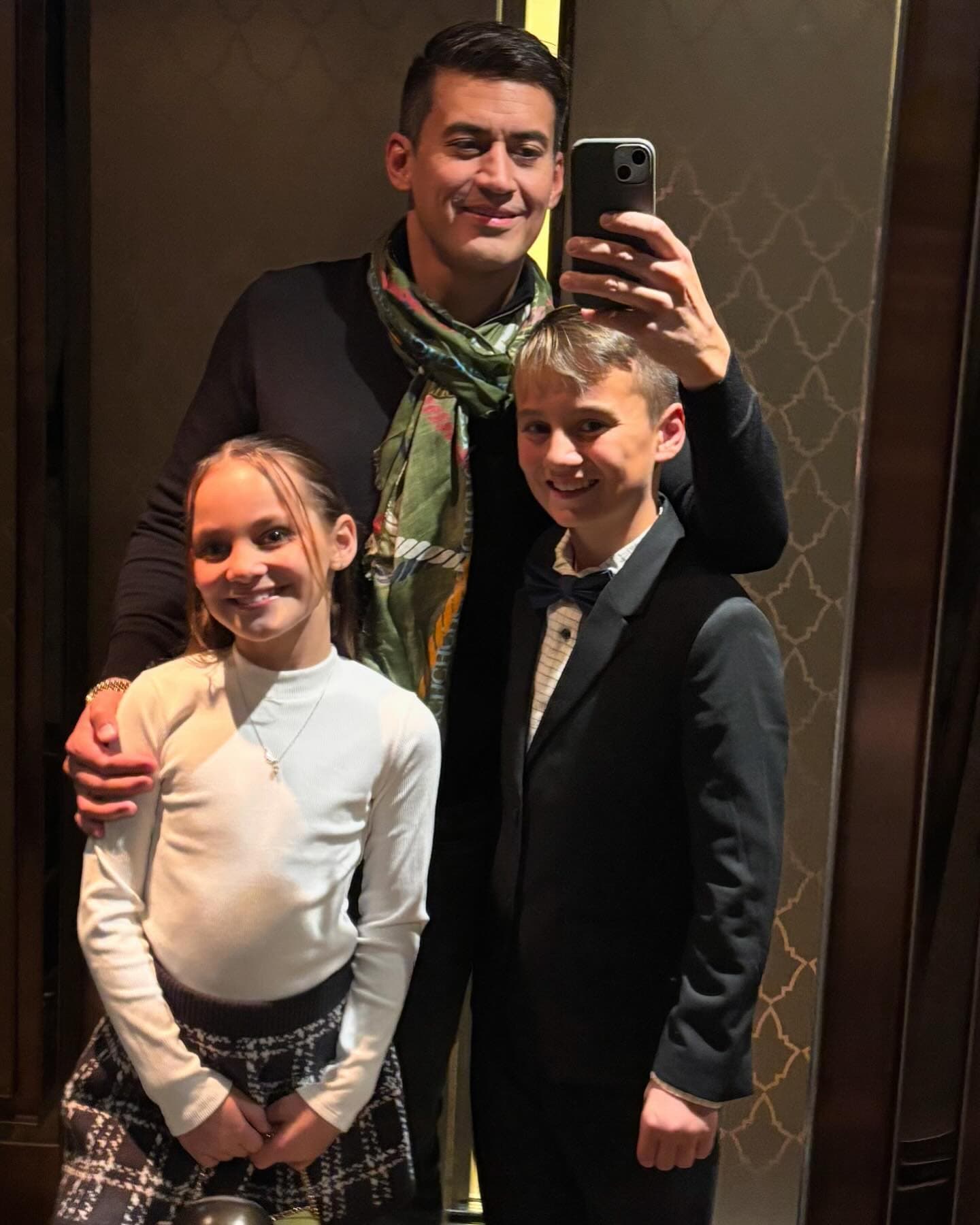Kevin Levonas with his kids